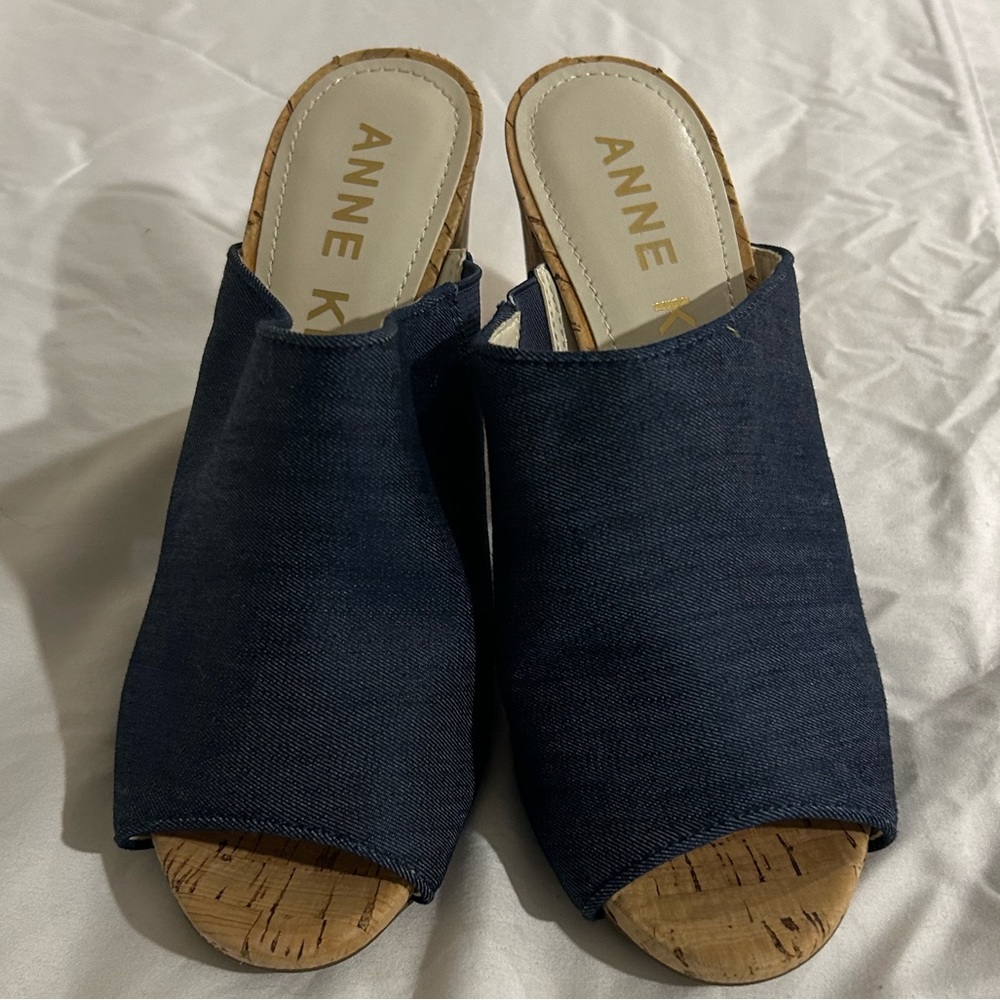 Anne Klein women’s size 7 sandals.  Very cute! - Picture 2 of 8